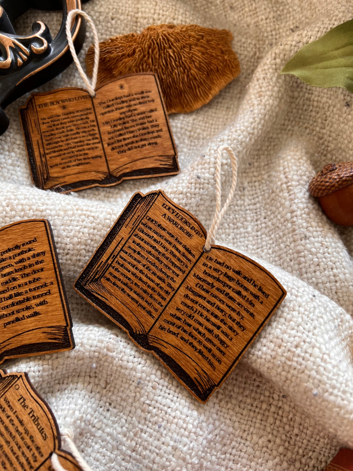 Bookish ornament (open book)