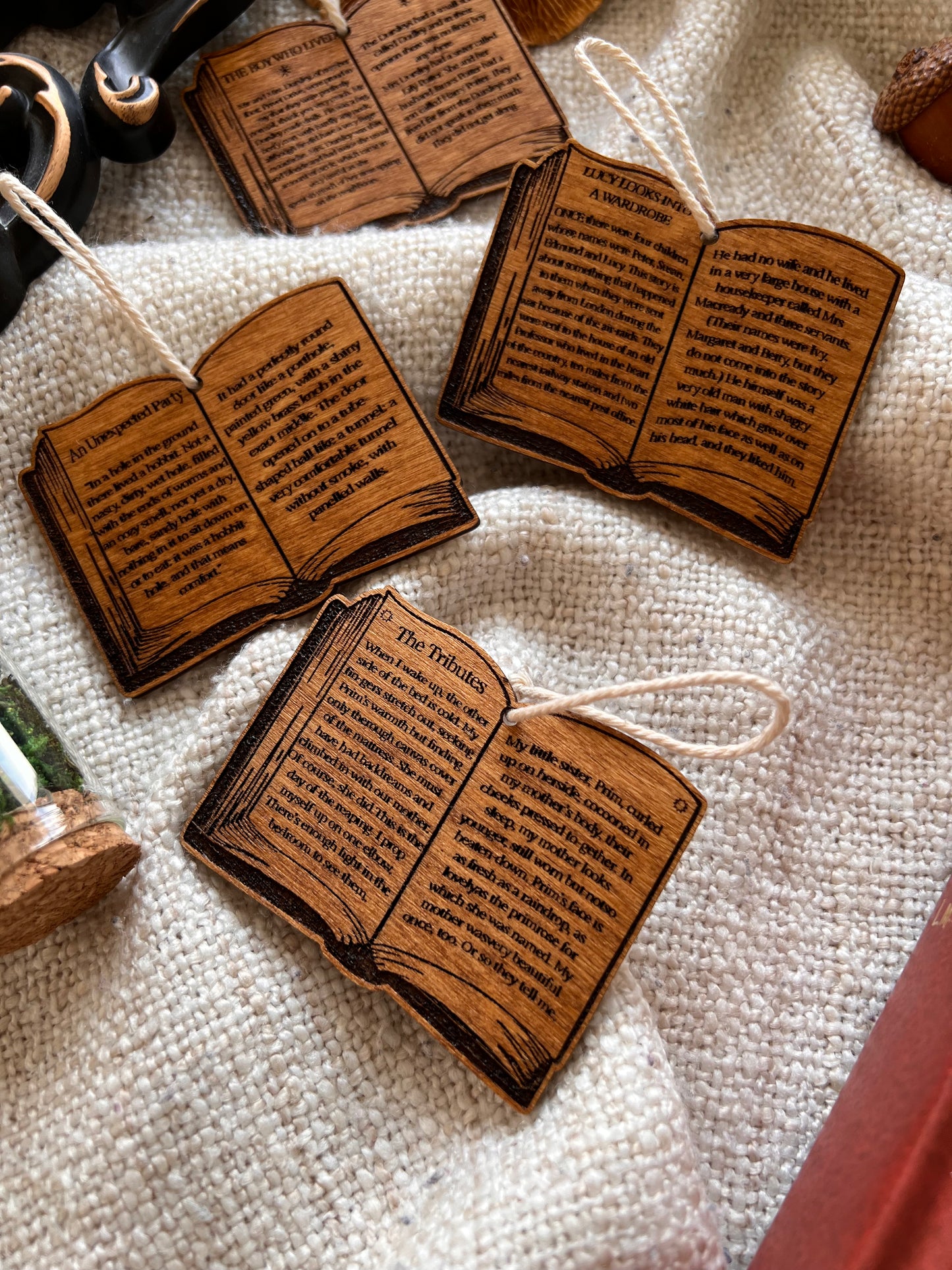 Bookish ornament (open book)