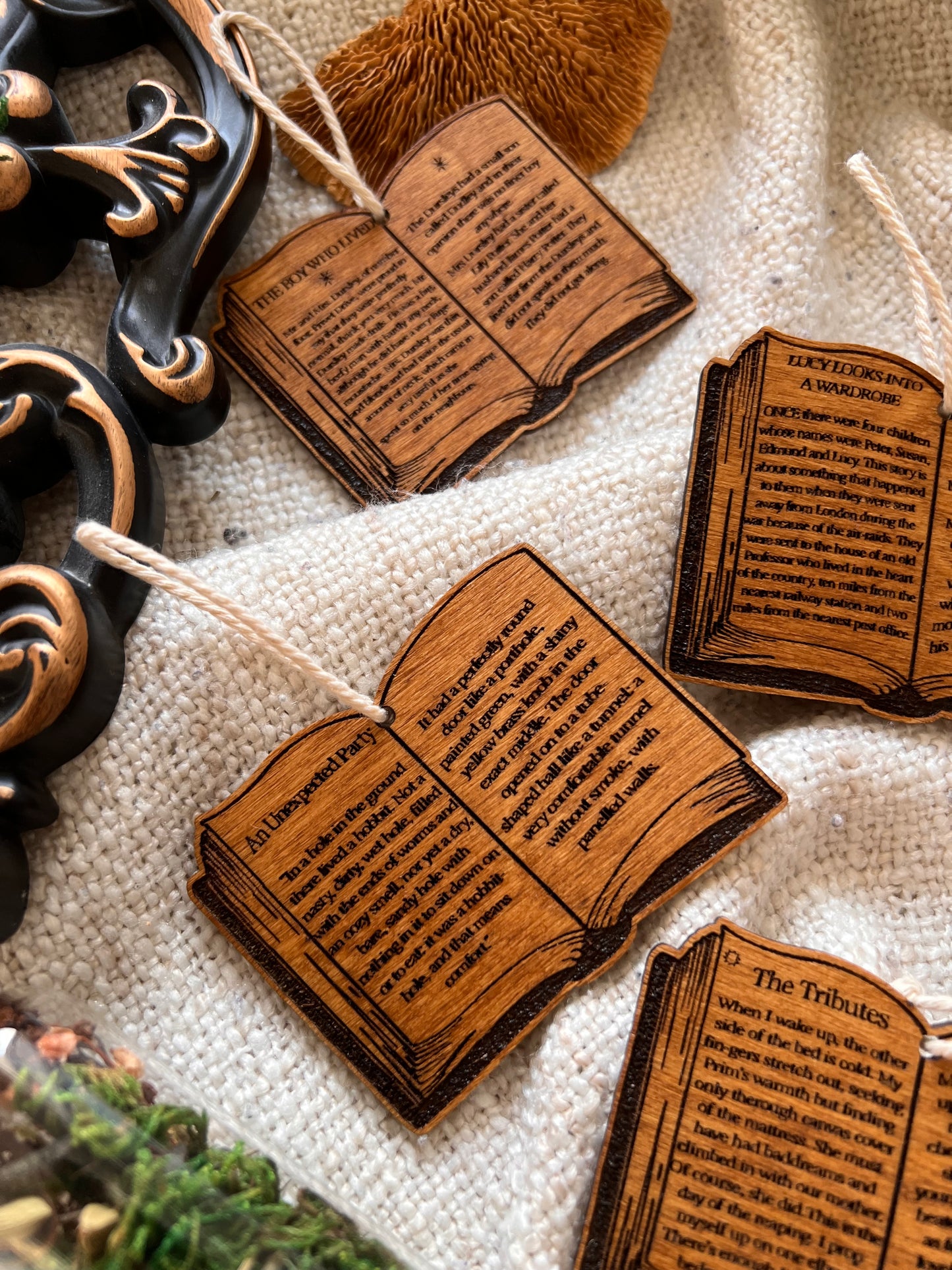 Bookish ornament (open book)