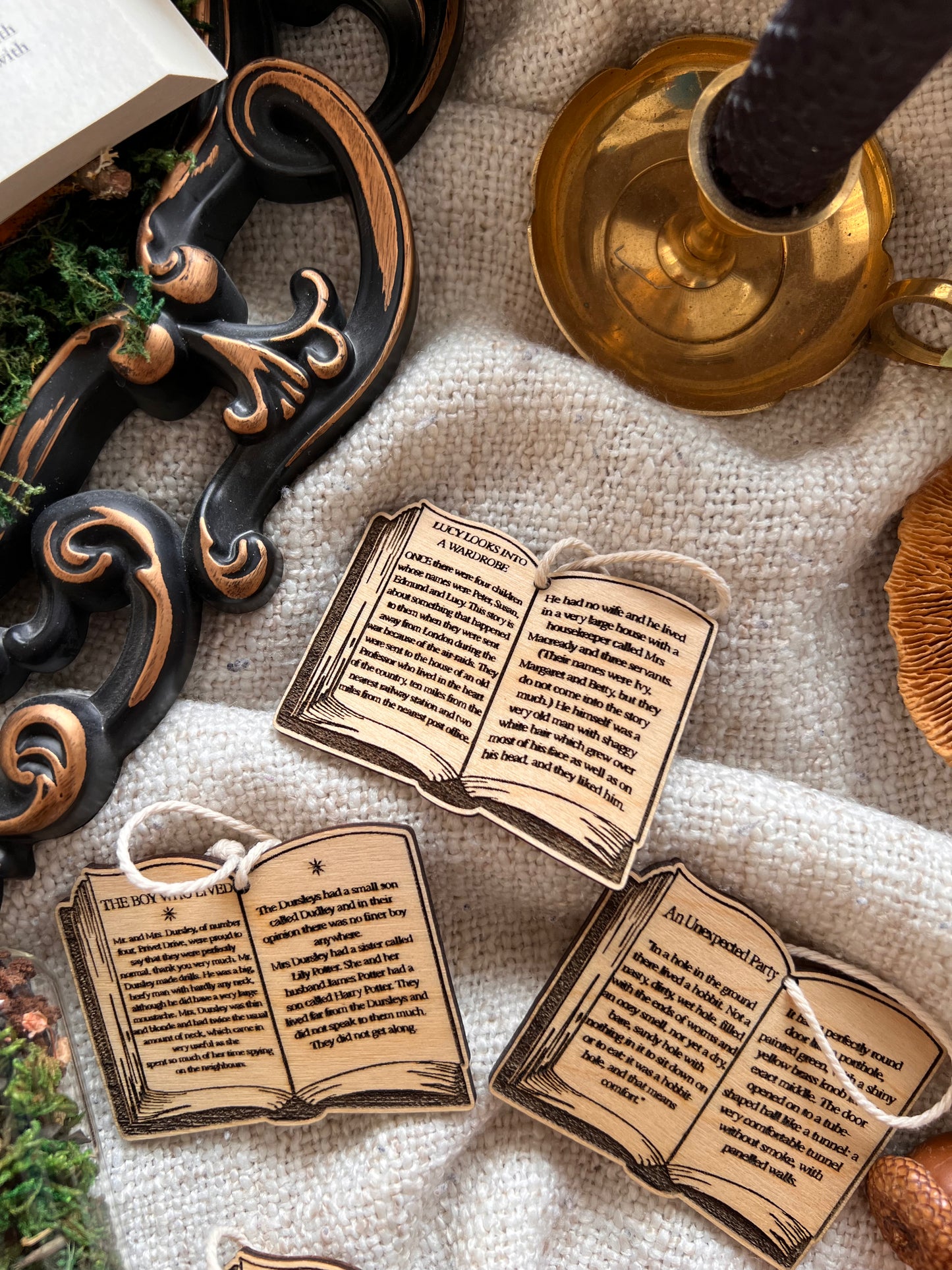 Bookish ornament (open book)