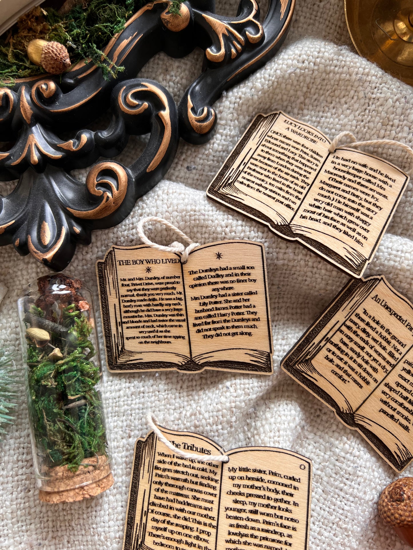 Bookish ornament (open book)