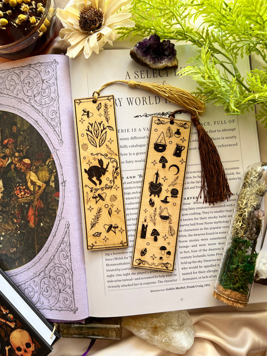 Set of 2 wooden bookmarks