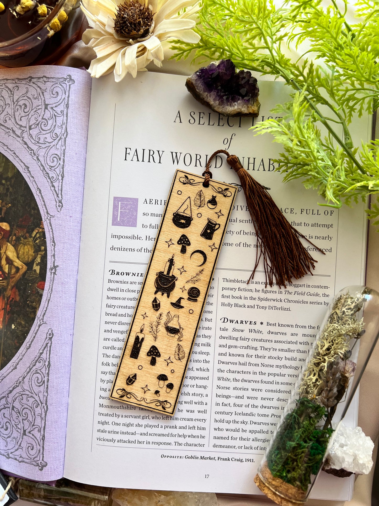 Set of 2 wooden bookmarks