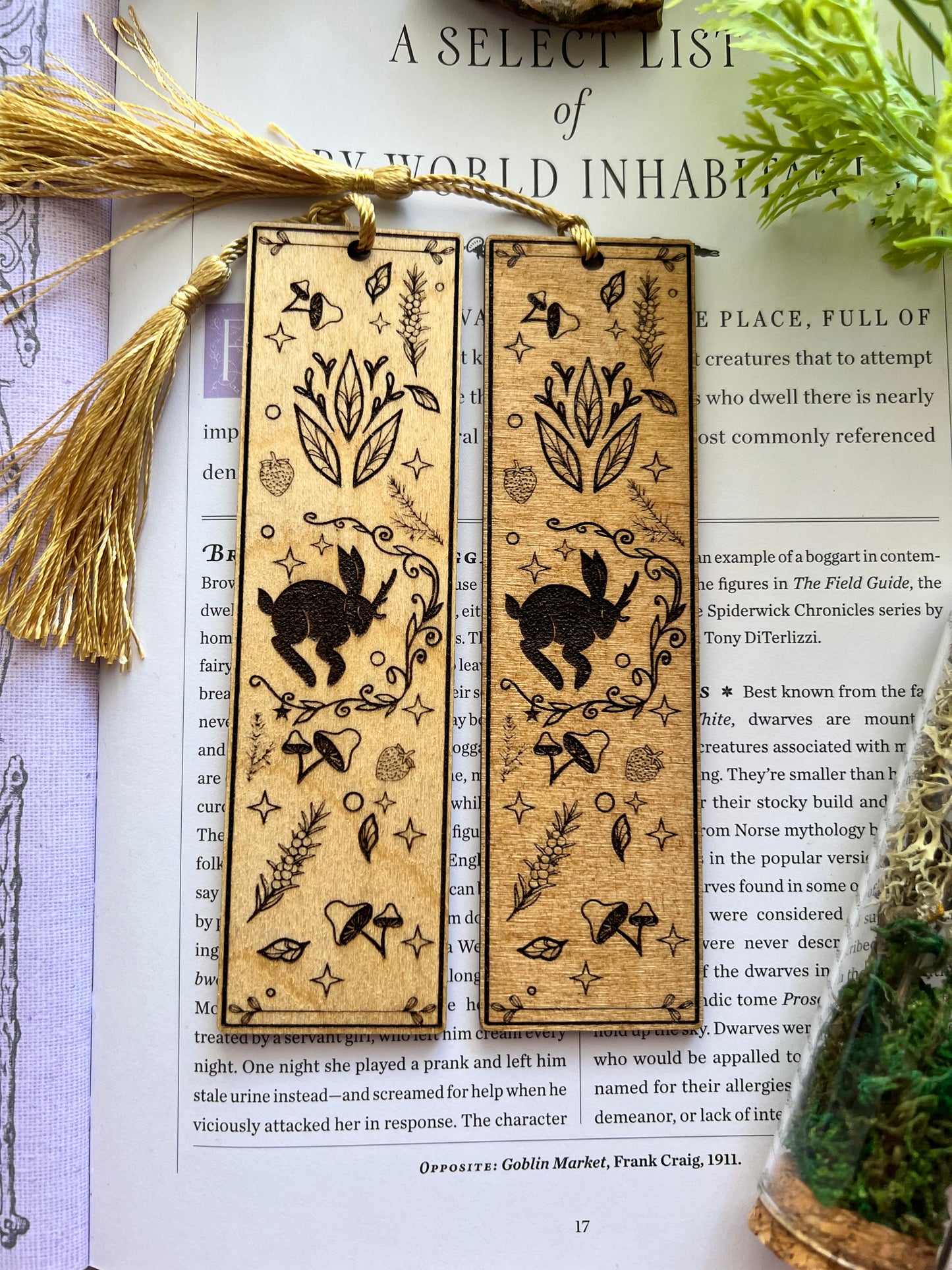 Set of 2 wooden bookmarks