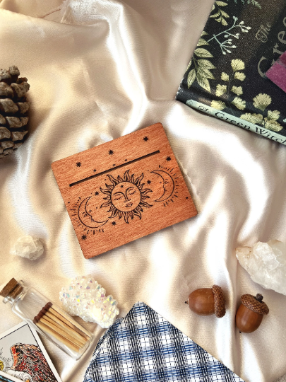 Wooden handmade tarot card holder (1 card)
