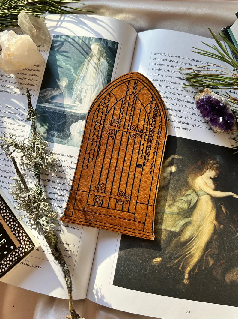 Faery wooden door (Bookcase Decor)