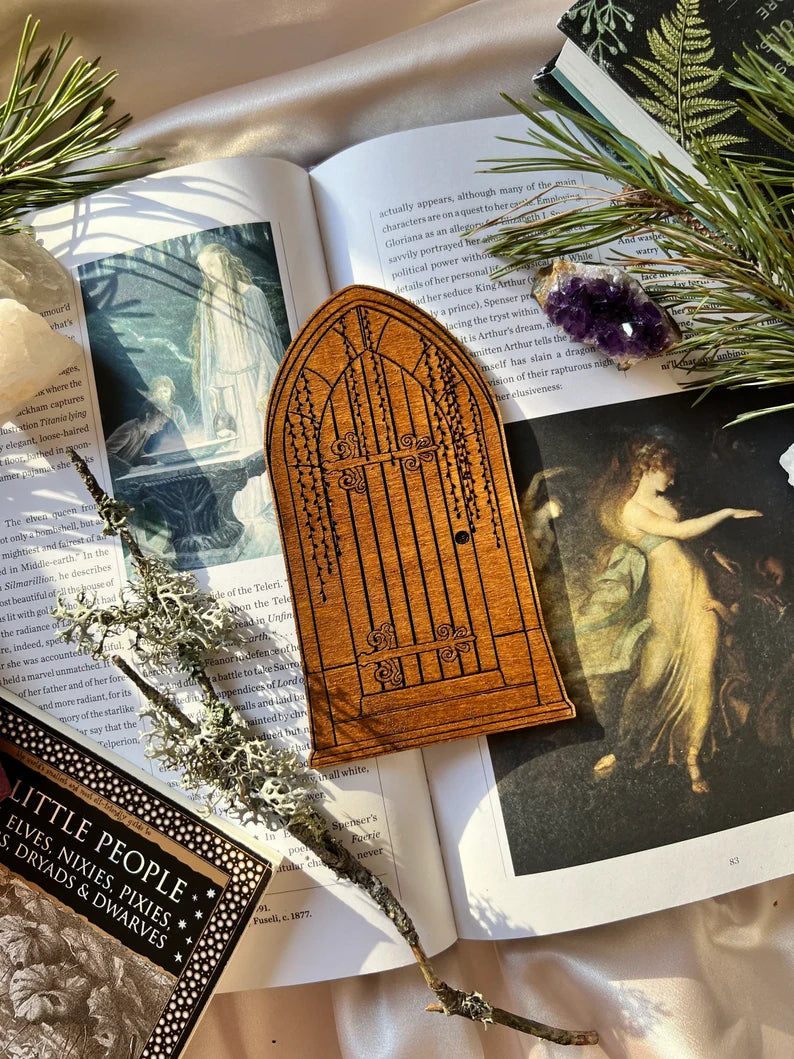 Faery wooden door (Bookcase Decor)